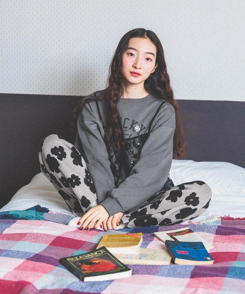 niko and（ニコアンド）の「2WAYスパンコールキャミソール