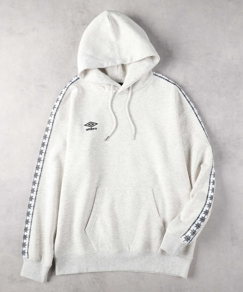 Right-on(ライトオン)の「【UMBRO】ラインテープパーカー(パーカー・メンズ・ホワイト/ブラック・M/L/XL)」の3枚目の写真