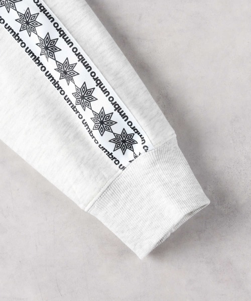 Right-on(ライトオン)の「【UMBRO】ラインテープパーカー(パーカー・メンズ・ホワイト/ブラック・M/L/XL)」の7枚目の写真