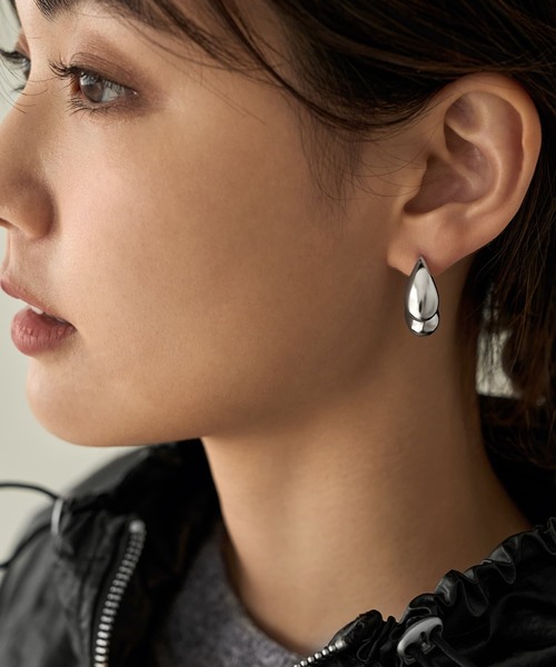 STYLE DELI（スタイルデリ）の「前後でぷっくりペイズリーピアス（ピアス（両耳用）・レディース・シルバー/ゴールド・FREE）」の3枚目の写真