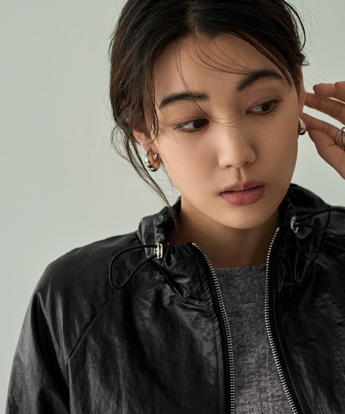 STYLE DELI（スタイルデリ）の「前後でぷっくりペイズリーピアス（ピアス（両耳用）・レディース・シルバー/ゴールド・FREE）」の4枚目の写真