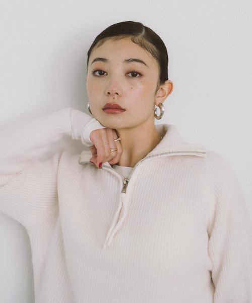 HANNE（アン）の「ジップアップタートルネックニットプルオーバー（ニット/セーター・レディース・アイボリー/グレー/ブラウン・FREE）」の8枚目の写真