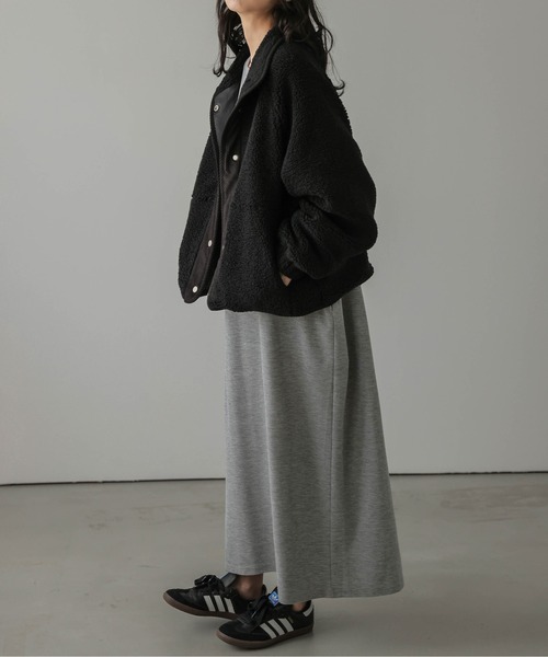 AMELY（エミリー）の「異素材切替 スタンドネック ボアジャケット（その他アウター・レディース・ベージュ/ブラック・フリー）」の4枚目の写真