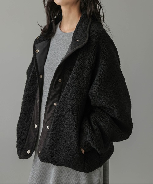 AMELY（エミリー）の「異素材切替 スタンドネック ボアジャケット（その他アウター・レディース・ベージュ/ブラック・フリー）」の5枚目の写真