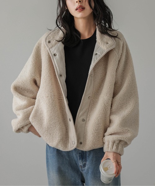 AMELY（エミリー）の「異素材切替 スタンドネック ボアジャケット（その他アウター・レディース・ベージュ/ブラック・フリー）」の14枚目の写真