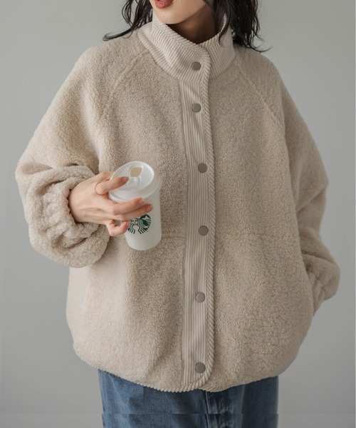 AMELY（エミリー）の「異素材切替 スタンドネック ボアジャケット（その他アウター・レディース・ベージュ/ブラック・フリー）」の16枚目の写真