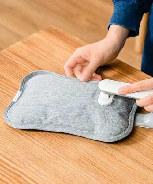 FREAK'S STORE（フリークスストア）の「PRISMATE/プリスメイト 蓄熱式 ねこ湯たんぽ（生活家電・メンズ・ベージュ/グレー・ONE SIZE）」の3枚目の写真