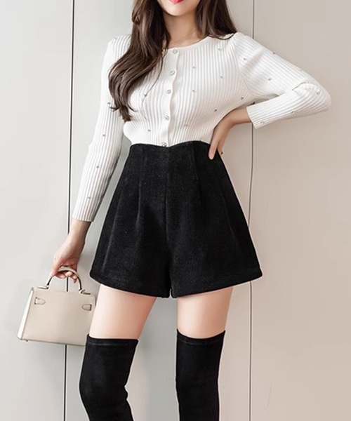 IRADOWL(アイラドール)の「コーデュロイハイウエストタックショートパンツ(その他パンツ・レディース・ブラック/アイボリー・MEDIUM/LARGE/SMALL)」の8枚目の写真