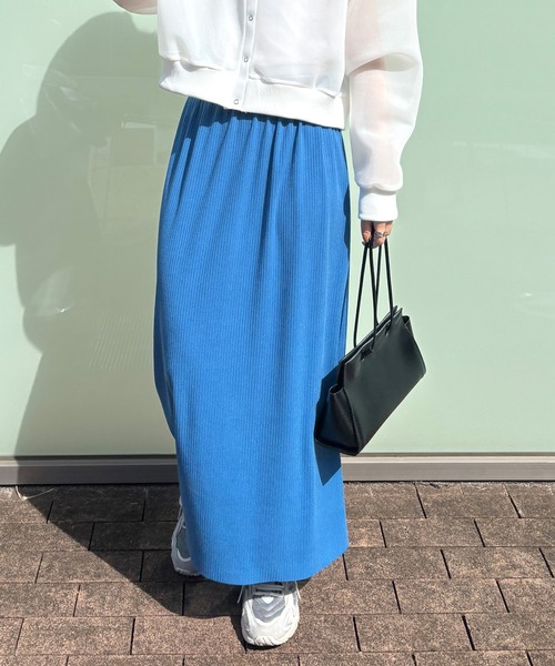 ISOOK（アイスー）の「【ISOOK / アイスー】リブタイトロングスカート / リブニット ナロースカート カラースカート  ZOZOTOWN限定（スカート・レディース・ブルー/チャコール/ブラック・FREE）」の3枚目の写真