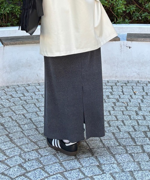 ISOOK（アイスー）の「【ISOOK / アイスー】リブタイトロングスカート / リブニット ナロースカート カラースカート  ZOZOTOWN限定（スカート・レディース・ブルー/チャコール/ブラック・FREE）」の21枚目の写真