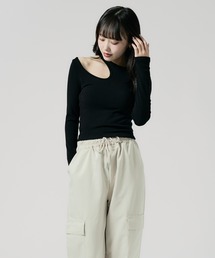Chick（チック）の「one-shoulder cut and sewn / ワンショルダー風 カットソー（Tシャツ/カットソー）」