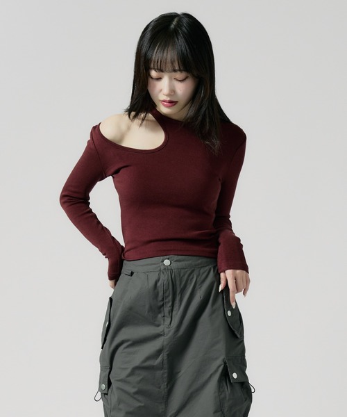 Chick(チック)の「one-shoulder cut and sewn / ワンショルダー風 カットソー(Tシャツ/カットソー・レディース・ホワイト/グレー/ブラック/レッド・FREE)」の22枚目の写真