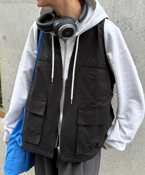 feepur(フェピュール)の「ポケットワークベスト(ベスト・レディース・ブラック/ベージュ/アイボリー・MEDIUM)」の20枚目の写真