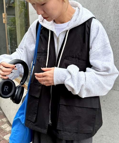 feepur(フェピュール)の「ポケットワークベスト(ベスト・レディース・ブラック/ベージュ/アイボリー・MEDIUM)」の21枚目の写真