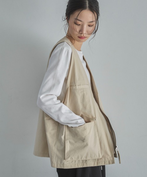 feepur(フェピュール)の「ポケットワークベスト(ベスト・レディース・ブラック/ベージュ/アイボリー・MEDIUM)」の7枚目の写真