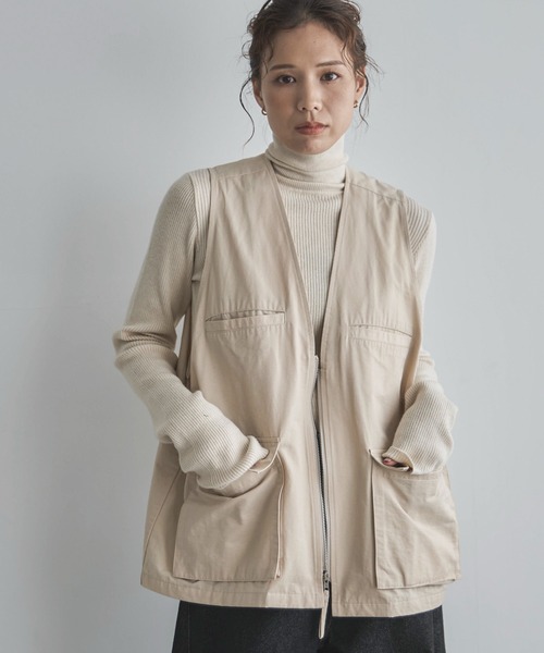 feepur(フェピュール)の「ポケットワークベスト(ベスト・レディース・ブラック/ベージュ/アイボリー・MEDIUM)」の10枚目の写真