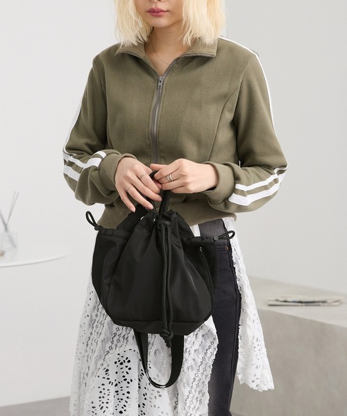 MONO-MART(モノマート)の「2WAYドロスト巾着ショルダーバッグ(ショルダーバッグ・レディース・アイボリー/レッド/ブラック・FREE)」の8枚目の写真