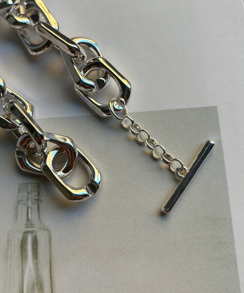 DouDou(ドゥドゥ)の「スクエアボリュームチェーンブレスレット(ブレスレット・レディース・ゴールド/シルバー・FREE)」の6枚目の写真