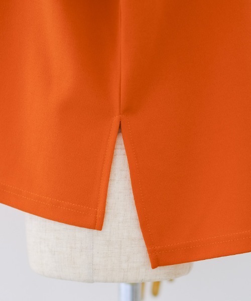 aquagarage(アクアガレージ)の「梨地ボトルネックプルオーバー(Tシャツ/カットソー・レディース・ブラック/アイボリー/ベージュ/オレンジ・L/M)」の9枚目の写真