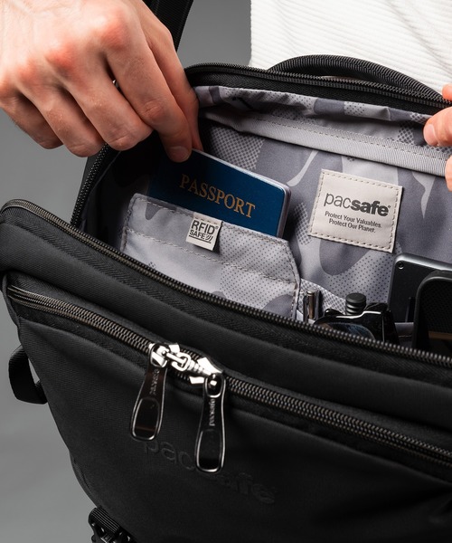 pacsafe(パックセーフ)の「pacsafe/パックセーフ EXP 12" Sling/スリングクロスボディ(ボディバッグ/ウエストポーチ・メンズ・ブラック・FREE)」の9枚目の写真