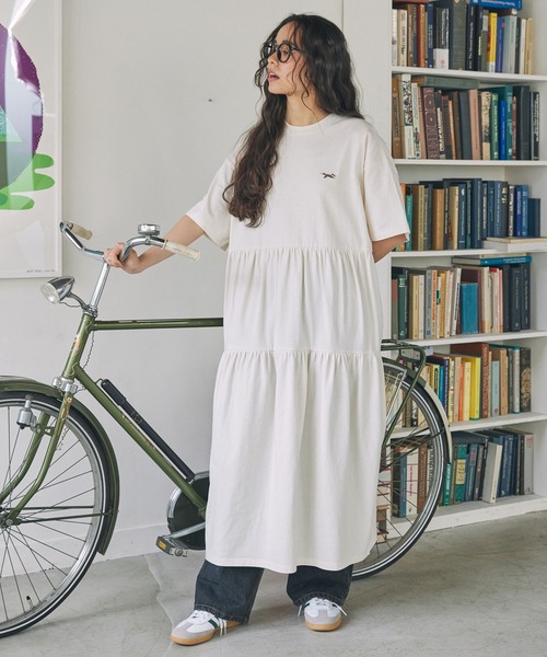 PENNEYS（ぺニーズ）の「PENNEYS/ペニーズ 別注 THE FOX ロゴ ワッペン刺繍 半袖 ティアード ロングワンピース（ワンピース・レディース・ダークグリーン/ネイビー/スミクロ/ブラウン/アイボリー・FREE）」の11枚目の写真