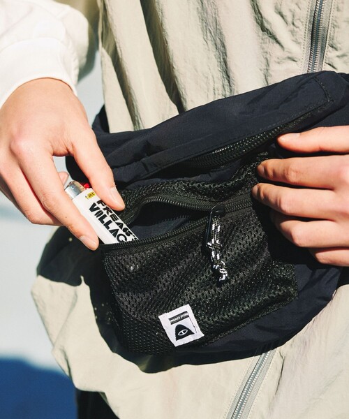 POLeR（ポーラー）の「ショルダーバッグ（ショルダーバッグ・レディース・グレー・ONE SIZE）」の3枚目の写真