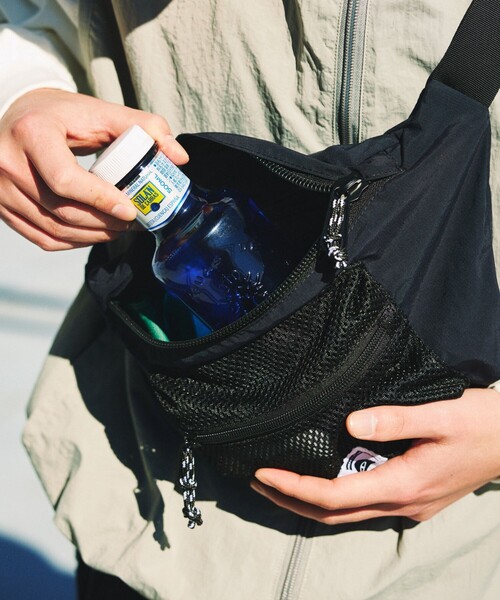 POLeR（ポーラー）の「ショルダーバッグ（ショルダーバッグ・レディース・グレー・ONE SIZE）」の5枚目の写真