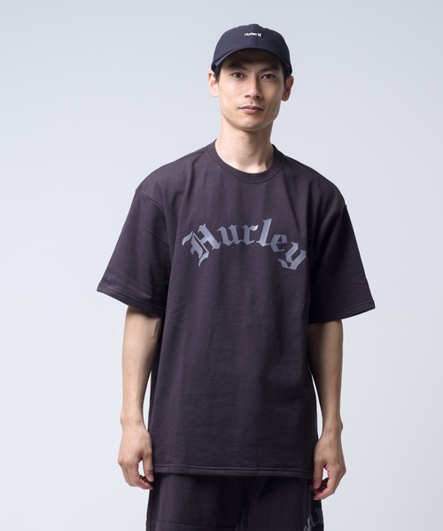 Hurley （ハーレー）の「【Hurley/ハーレー】ロゴTシャツ　吸汗速乾　TERRY OE LOGO OVRSZD SS TEE（Tシャツ/カットソー・メンズ・グリーン系その他/チャコールグレー/ブラック/ブルーグレー/グレー系その他・LARGE/MEDIUM/SMALL/X-LARGE）」の2枚目の写真