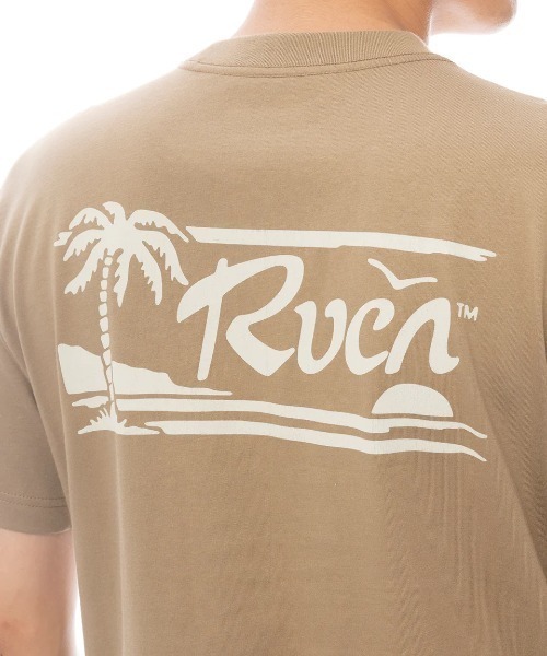 RVCA(ルーカ)の「RVCA メンズ EXOTICA POCKET SS Tシャツ 【2025年春夏モデル】/ルーカ胸ポケットワンポイントバックプリント半袖Tシャツ(Tシャツ/カットソー・メンズ・ベージュ/ブラウン系その他・X-LARGE/LARGE/SMALL)」の5枚目の写真