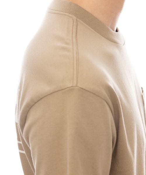 RVCA(ルーカ)の「RVCA メンズ EXOTICA POCKET SS Tシャツ 【2025年春夏モデル】/ルーカ胸ポケットワンポイントバックプリント半袖Tシャツ(Tシャツ/カットソー・メンズ・ベージュ/ブラウン系その他・X-LARGE/LARGE/SMALL)」の6枚目の写真