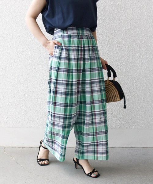 SHIPS any(シップス エニィ)の「SHIPS any:〈洗濯機可能〉マドラス チェック タック フレア パンツ(その他パンツ・レディース・オレンジ/グリーン・ONE SIZE)」の12枚目の写真