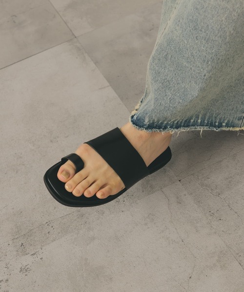 KBF（ケイビーエフ）の「シティトングサンダル（サンダル・レディース・ブラック/バーガンディー・37/36/38）」の13枚目の写真