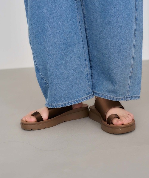 studio CLIP(スタディオクリップ)の「軽ラクトングサンダル(サンダル・レディース・アイボリー/その他2/ブラウン/ブラック・SMALL/MEDIUM/LARGE)」の7枚目の写真