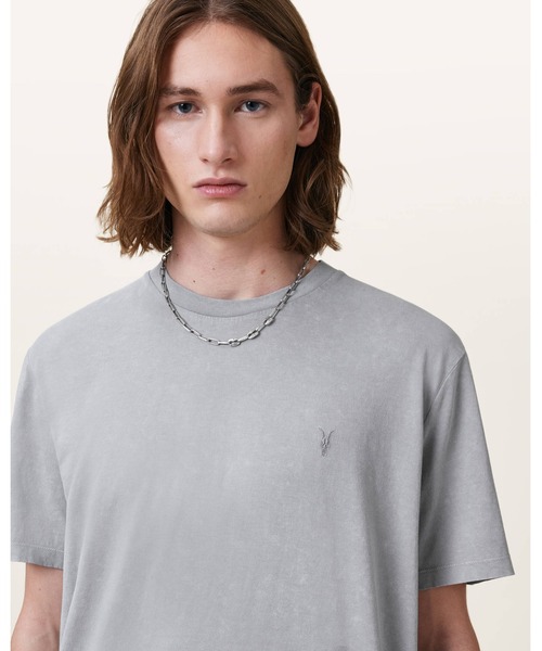 ALLSAINTS(オールセインツ)の「SAKA SHORT SLEEVE CREW NECK RAMSKULL T-SHIRT | SAKA 半袖 クルー ネック ラムスカル Tシャツ(Tシャツ/カットソー・メンズ・グレー系その他・M/L/XS/S/XL)」の7枚目の写真