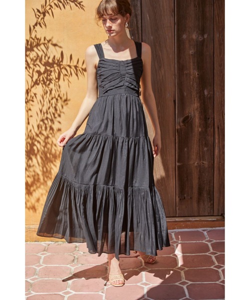 Estella.K（エステラケー）の「Kahina Long Dress ギャザリングエアリードレス（ワンピース・レディース・ブラック/バーガンディー/ライトベージュ・FREE）」の2枚目の写真