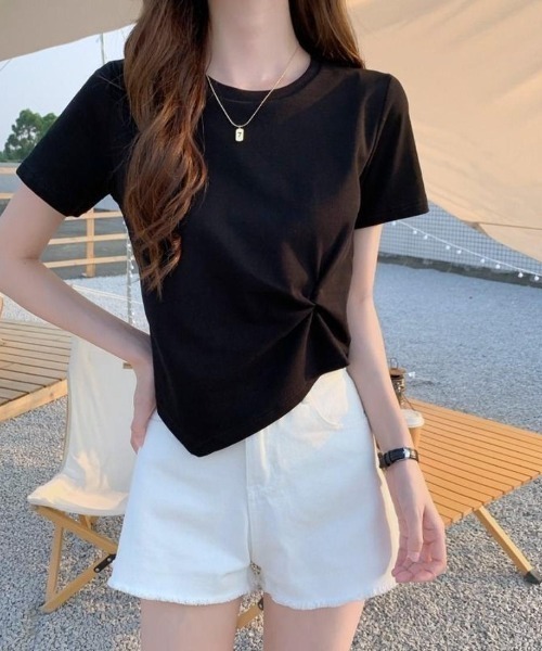 maison de LATIR（メゾンドラティール）の「アシンメトリー半袖絞りTシャツ（Tシャツ/カットソー・レディース・ホワイト/ブラック/ピンク/イエロー/ブルー・FREE）」の3枚目の写真