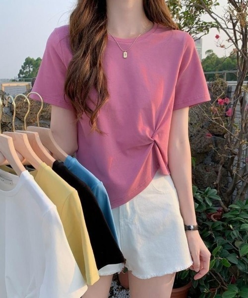 maison de LATIR（メゾンドラティール）の「アシンメトリー半袖絞りTシャツ（Tシャツ/カットソー・レディース・ホワイト/ブラック/ピンク/イエロー/ブルー・FREE）」の11枚目の写真