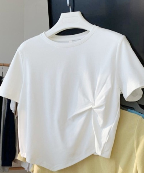 maison de LATIR（メゾンドラティール）の「アシンメトリー半袖絞りTシャツ（Tシャツ/カットソー・レディース・ホワイト/ブラック/ピンク/イエロー/ブルー・FREE）」の12枚目の写真