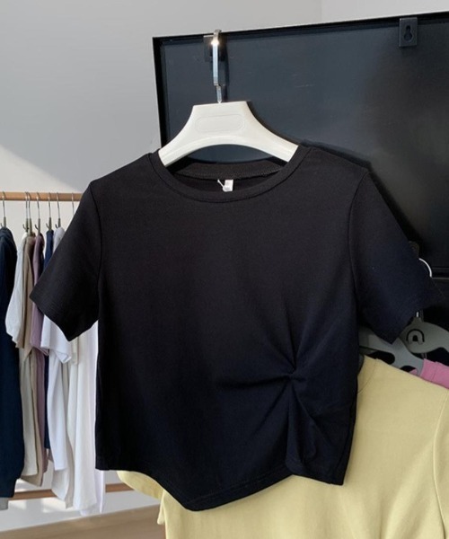 maison de LATIR（メゾンドラティール）の「アシンメトリー半袖絞りTシャツ（Tシャツ/カットソー・レディース・ホワイト/ブラック/ピンク/イエロー/ブルー・FREE）」の13枚目の写真