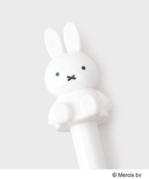 OPAQUE.CLIP(オペークドットクリップ)の「【miffy】フェイスプリントクリア雨傘(長傘・レディース・オフホワイト・99)」の6枚目の写真