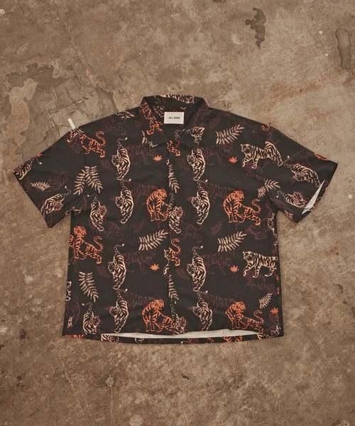 ALL RUNS(オールランズ)の「アニマルパターン S/S シャツ(シャツ/ブラウス・メンズ・ブラック系2/ダークグリーン/ブラック系1/グリーン/イエロー・FREE)」の3枚目の写真