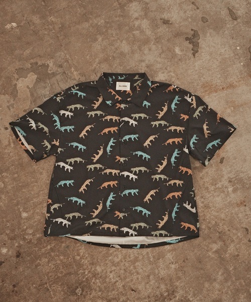 ALL RUNS(オールランズ)の「アニマルパターン S/S シャツ(シャツ/ブラウス・メンズ・ブラック系2/ダークグリーン/ブラック系1/グリーン/イエロー・FREE)」の6枚目の写真