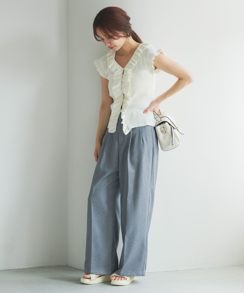 mysty woman（ミスティウーマン）の「フリルリブニットフレンチスリーブ　497228（ニット/セーター・レディース・オフホワイト/ブラック/グリーン・FREE）」の4枚目の写真