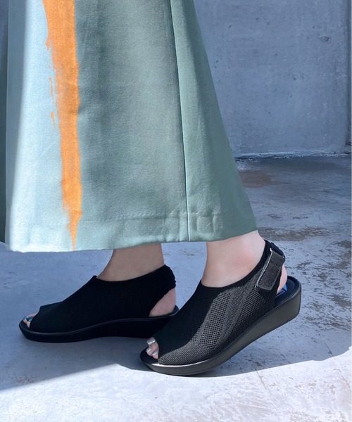 enchanted(エンチャンテッド)の「《SNEEKE》ニットカバーローウェッジサンダル(サンダル・レディース・ライトブラック/ダークグレー/ブラック・S/M/L/LL/3L)」の2枚目の写真