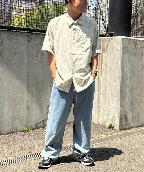 VENCEEXCHANGE(ヴァンスエクスチェンジ)の「幾何学柄ハーフスリーブシャツ(シャツ/ブラウス・メンズ・ベージュ・L/M/LL)」の4枚目の写真