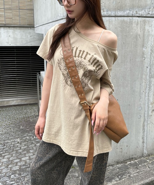 FOREVER 21(フォーエバー トゥエンティーワン)の「【2025SS】ピグメントオフショルBIGロゴT(Tシャツ/カットソー・レディース・ホワイト/ベージュ/グレー・FREE)」の1枚目の写真