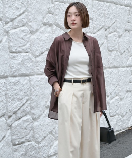 qualite scape（カリテ スケープ）の「【大人シアーシャツ】バックスリットシアーシャツ/後ろ姿映える/大人の抜け感/体型カバー（シャツ/ブラウス・レディース・ホワイト/ピンク/チャコールグレー/サックスブルー/ブラウン/オフホワイト/スモークピンク・フリー）」の18枚目の写真