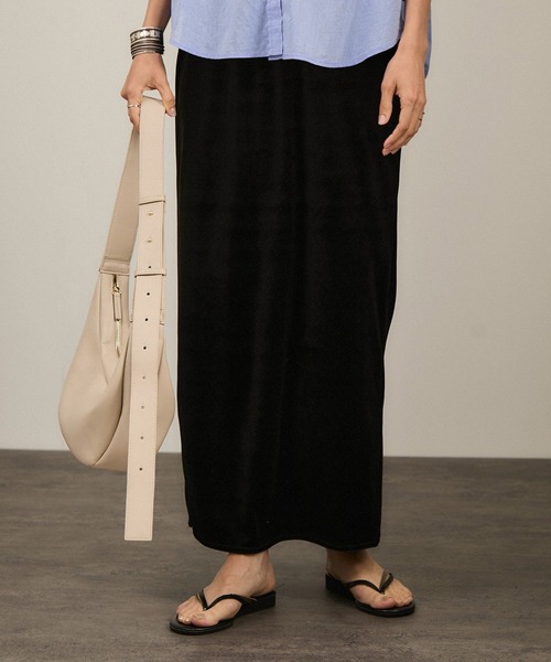SALON adam et rope'（サロン アダム エ ロペ）の「トリアセベロアナロースカート / セットアップ対応（スカート・レディース・ベージュ/ブラック・FREE）」の5枚目の写真