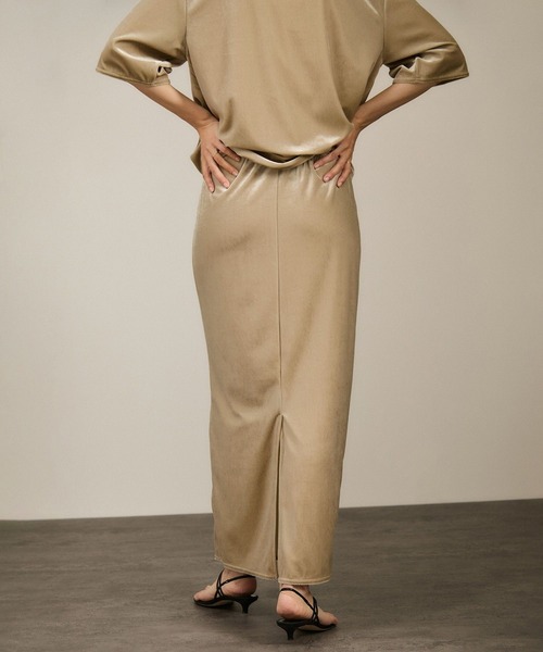 SALON adam et rope'（サロン アダム エ ロペ）の「トリアセベロアナロースカート / セットアップ対応（スカート・レディース・ベージュ/ブラック・FREE）」の11枚目の写真