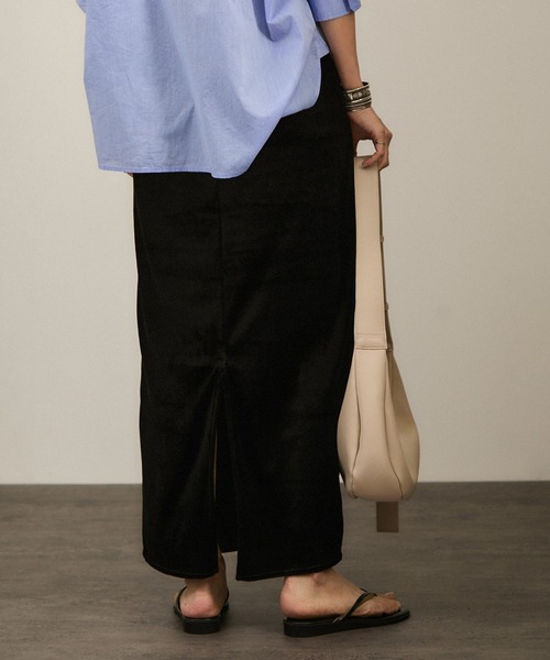 SALON adam et rope'（サロン アダム エ ロペ）の「トリアセベロアナロースカート / セットアップ対応（スカート・レディース・ベージュ/ブラック・FREE）」の8枚目の写真